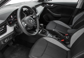 Skoda Kamiq Crossover Facelifting 1.0 TSI 115KM 2024 Skoda Kamiq 1.0 TSI 116KM Selection DSG Fotele Podgrzewane Kamera Cofania, zdjęcie 9