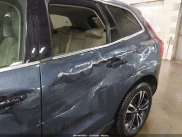 Volvo XC60 II Crossover T5 250KM 2020 Volvo XC 60 2020 r., 2,0L T5 MOMENTUM 2.0 Benzyna 250KM, zdjęcie 9