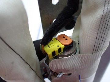 ZÁVĚS AIRBAG BOČNÍ LEVÝ ORIGINÁLNÍ 13250502 OPEL MERIVA II B 13R