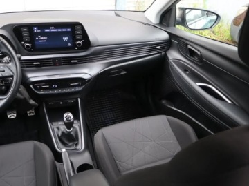 Hyundai Bayon SUV 1.0 T-GDI 100KM 2022 Hyundai Bayon 1.0 T-GDI, Salon Polska, zdjęcie 7