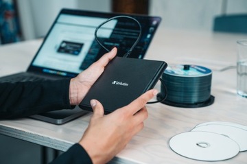 Внешнее устройство записи компакт-дисков/DVD Verbatim USB 2.0 Slim