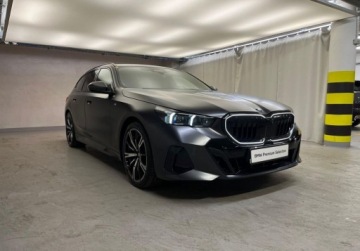 BMW Seria 5 G90-91 Touring 2.0 520d 197KM 2024 BMW Seria 5 520d xDrive, PAKIET SPORTOWY M PRO, Gwarancja, Individual 2.0, zdjęcie 9