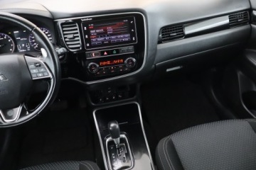 Mitsubishi Outlander III SUV Facelifting 2017 2.0 150KM 2018 Mitsubishi Outlander 2.0, Salon Polska, zdjęcie 7