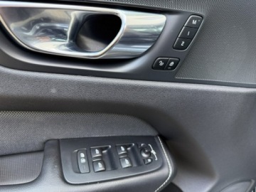 Volvo XC60 II Crossover D4 190KM 2020 Volvo XC 60 R-Design*CarPlay*, zdjęcie 27