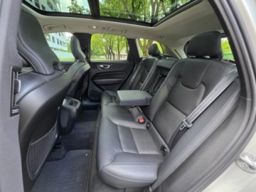 Volvo XC60 II 2023 VOLVO XC60 Plus Bright Theme, B5 2.0l Mild Hybrid 250KM Przebieg:50, 022, zdjęcie 22