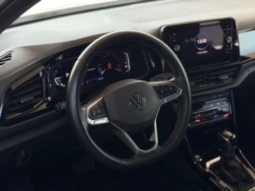 Volkswagen T-Roc I SUV Facelifting 1.5 TSI ACT 150KM 2022 Volkswagen T-Roc Bezwypadkowy Bogate wyposazenieGwarancja 1.5 Benzyna, zdjęcie 10