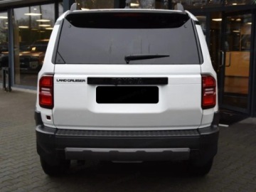 Toyota Land Cruiser VII Terenowy 5d 2.8 D-4D 204KM 2025 Od ręki - Executive 2.8 Diesel 205KM | Kamera 360!, zdjęcie 2