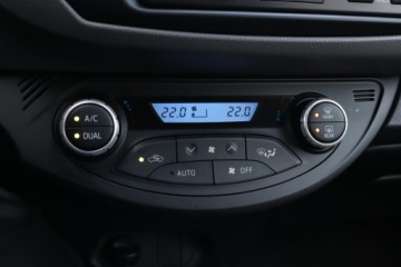 Toyota Yaris III Hatchback 5d Facelifting 2017 1.5 Hybrid 100KM 2020 Toyota Yaris 1.5 Hybrid, Salon Polska, zdjęcie 14