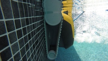 Робот для чистки бассейна Dolphin E20