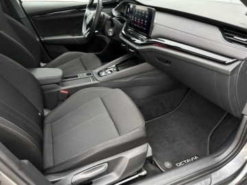 Skoda Octavia IV Liftback 1.5 TSI EVO 150KM 2023 Skoda Octavia 1.5TSI 150KM Sportline DSG |LED Matr, zdjęcie 7