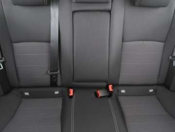 Toyota Avensis III Sedan Facelifting 2015 2.0 D-4D 143KM 2017 Toyota Avensis 2.0 D-4D, Salon Polska, Serwis ASO, zdjęcie 9