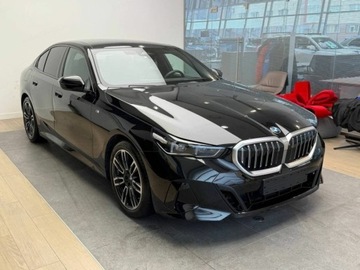 BMW Seria 5 G90-91 Touring 2.0 520d 197KM 2025 BMW Seria 5 520d xDrive Sport Sedan 2.0 (197KM) 2025, zdjęcie 4