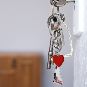 СКЕЙТ брелок