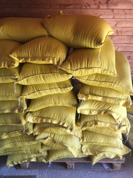 Мешки овса по 20 кг. Урожай 2021 г., очень красиво и чисто.