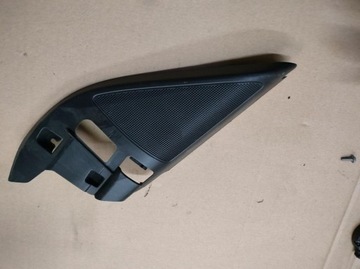 ZAŚLEPKA GŁOŚNIK TRÓJKĄT PRAWY SKODA KODIAQ IGŁA