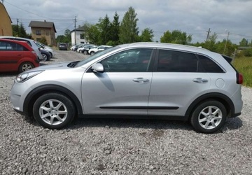 Kia Niro I Crossover 1.6 GDi Hybrid 141KM 2017 Kia Niro Kia Niro 1.6 hybryda klima kamera stan bdb gwarancja przebiegu 1.6, zdjęcie 7