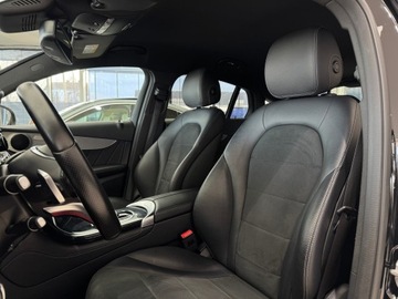 Mercedes GLC C253 SUV 2.0 250 211KM 2019 Mercedes-Benz GLC 250 Coupe AMG Line 4-Matic / 1 w, zdjęcie 8