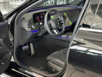 Mercedes Klasa E W214 Sedan 2.0 220d 197KM 2025 E Klasa 220 d 4-Matic AMG 2.0 (197KM) 2025, zdjęcie 7