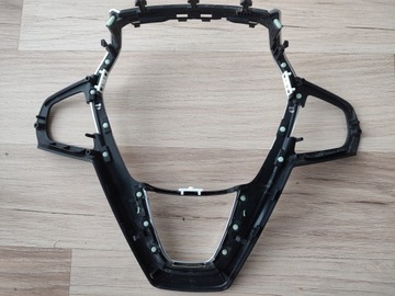 Защитная рамка закрывает сторону водителя BMW X3 G01.