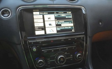 Jaguar XJ VII X351 Sedan SWB 3.0L V6D 600 275KM 2015 Jaguar XJ Jaguar XJ 3.0 V6 S Premium Luxury 3.0 Diesel 275KM, zdjęcie 16