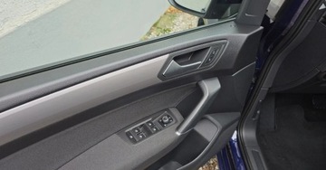 Volkswagen Touran III 1.6 TDI 110KM 2016 Volkswagen Touran 1,6 TDI 110 KM NAVI klimatronic OPLACONY 1.6 Diesel, zdjęcie 6