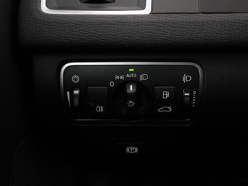 Volvo XC60 I SUV Facelifting 2.0 D3 DRIVE-E 150KM 2017 Volvo XC 60 FV23% Momentum skóra navi PDC grzane, zdjęcie 21