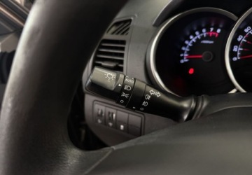 Kia Venga Mikrovan Facelifting 1.4 DOHC 90KM 2016 Kia Venga 1.4 90KM M5 2016 r., przebieg tylko 77tys.km 1.4 Benzyna 90KM, zdjęcie 3