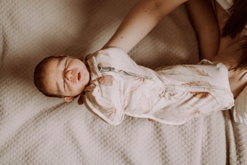 Пеленание для первого шага и шапочка для сна песочного цвета