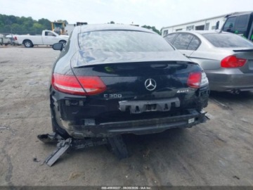 Mercedes Klasa C W205 2018 Mercedes-Benz Klasa C 2018 MERCEDES-BENZ C 300 4MATIC 2.0 Benzyna 241KM, zdjęcie 5