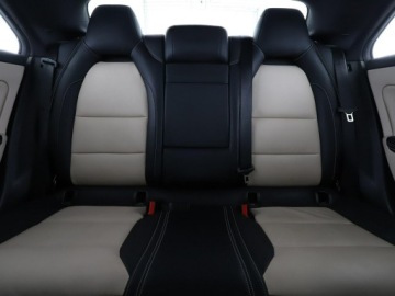 Mercedes CLA C117 Shooting Brake 1.6 180 122KM 2016 Mercedes CLA 180 automat skóra klima auto navi, zdjęcie 17