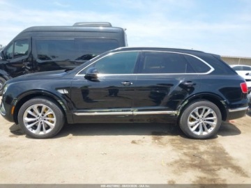 Bentley Bentayga 2017 Bentley Bentayga W12 First Edition 2017 6.0 Benzyna 600KM, zdjęcie 1