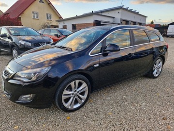 Opel Astra J Sports Tourer 1.4 Turbo ECOTEC 140KM 2011 Opel Astra Sliczna 1.4 b Ful Opcja Bezwypadkowa Zarejestrowana Gwarancja d, zdjęcie 3