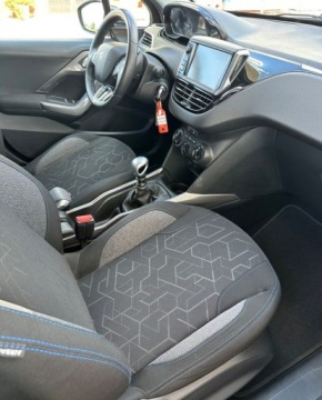 Peugeot 2008 I SUV Facelifting 1.5 BlueHDI 102KM 2019 Peugeot 2008 Niemcy,Navi,Alu 1.5 Diesel 102KM, zdjęcie 6