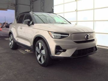 Volvo XC40 2024 Volvo XC 40 Recharge Pure 2024 Elektryczny 405KM, zdjęcie 5