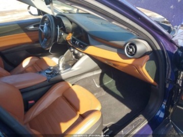 Alfa Romeo Giulia II Sedan 2.0 TBi 280KM 2018 Alfa Romeo Giulia 2018 r., 2,0L TI SPORT AWD 2.0 Benzyna 280KM, zdjęcie 9