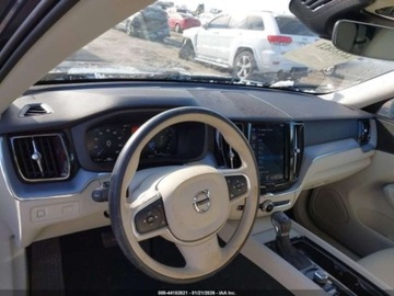 Volvo XC60 II Crossover T5 250KM 2020 Volvo XC 60 2020 Volvo XC60 T5 AWD Momentum 2.0 Benzyna 250KM, zdjęcie 10
