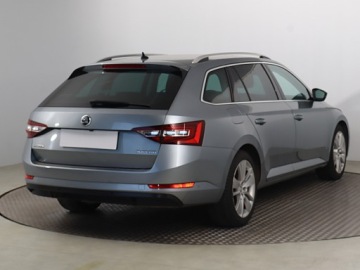 Skoda Superb III Kombi 2.0 TDI 190KM 2017 Skoda Superb 2.0 TDI, Salon Polska, 187 KM, Navi, zdjęcie 4