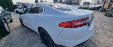 Jaguar XF II 2015 Jaguar XF 2015r, 2.0 Benzyna. Lekko przetarty bok. Jezdzi. 2.0 Benzyna, zdjęcie 3