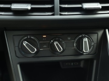 Volkswagen Polo VI Hatchback 5d Facelifting 1.0 TSI 95KM 2022 VW Polo 1.0 TSI, Salon Polska, 1. Właściciel, zdjęcie 12