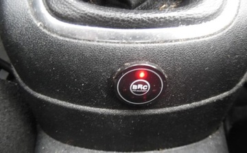 Citroen C-Elysee II Sedan Facelifting 1.6 VTi 115KM 2018 Citroen C-Elysee 2018r, Salonowy. 1.6 BLPG, Lekko uszk. przod i tyl. Jezdz, zdjęcie 10