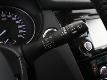 Nissan Qashqai II Crossover Facelifting 1.3DIG-T 140KM 2019 Nissan Qashqai klima auto navi kamera i czujniki, zdjęcie 29