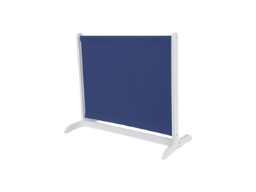 Низкая ширма – белое дерево.