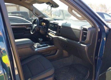 Chevrolet Silverado II 2023 Chevrolet Silverado 2023, 5.3L, 4x4, SHORT BED RST, od ubezpieczalni, zdjęcie 9