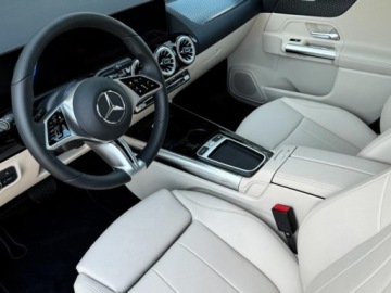 Mercedes GLA II Off-roader Facelifting 1.3 200 163KM 2026 Od ręki - 200 (163KM) Progressive | Dach panoramiczny + Kamera cofania, zdjęcie 5