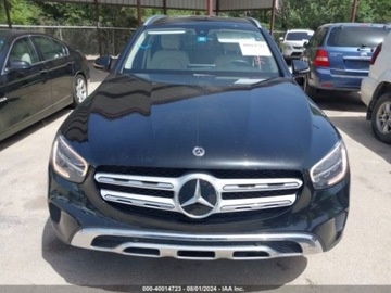 Mercedes GLC C253 2021 Mercedes-Benz GLC 2021r, 300, 2.0L, 4x4 2.0 Benzyna 255KM, zdjęcie 2