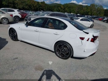 Alfa Romeo Giulia II Sedan Facelifting 2.0 Turbo 280KM 2022 Alfa Romeo Giulia Ti 2022 2.0l 2.0 Benzyna 280KM, zdjęcie 3