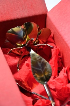 Вечная Роза из металла ручной работы ко Дню Влюбленных.