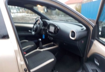 Toyota Aygo X 1.1 VVT-i 72KM 2023 Toyota Aygo X Okazja Benzyna 72KM, zdjęcie 16