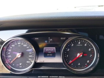 Mercedes Klasa E W213 2019 Mercedes-Benz Klasa E 2019 Mercedes-Benz E-Class E 300 RWD Sedan 2.0 241KM, zdjęcie 8