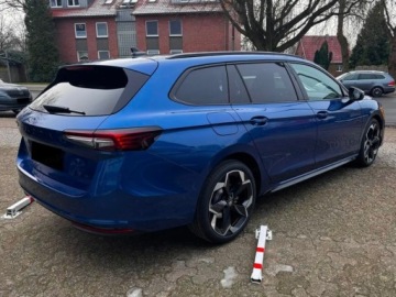 Skoda Superb IV Kombi 2.0 TDI 193KM 2026 SKODA Superb Sportline 2.0 TDI 4x4 DSG Combi 193KM 2026, zdjęcie 2